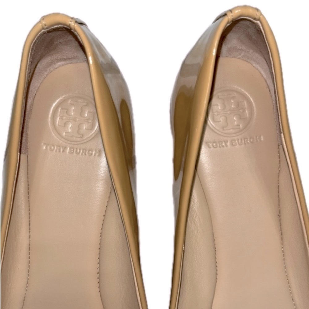 TORY BURCH ‘Trudy’ Gold Logo-Bow, Beige Patent, Ballet Flat, Sz 8.5M - Picture 4 of 11